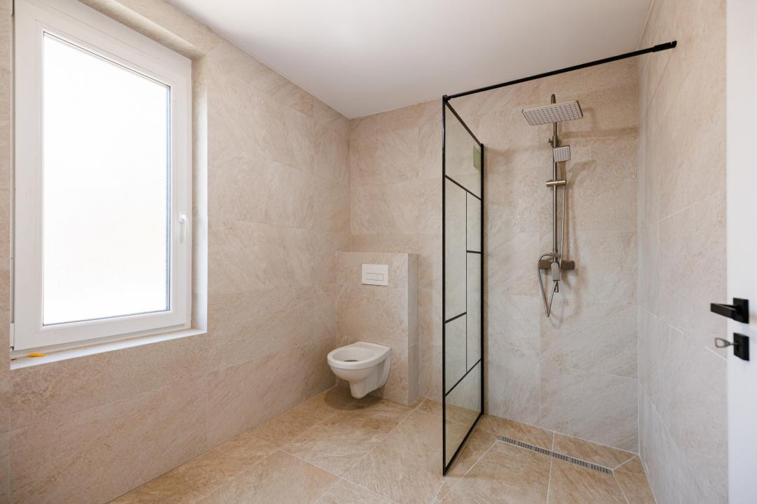Duplex P+E în Moșnița Nouă, 3 dormitoare, 3 bai, teren 403 mp. Comision 0% 