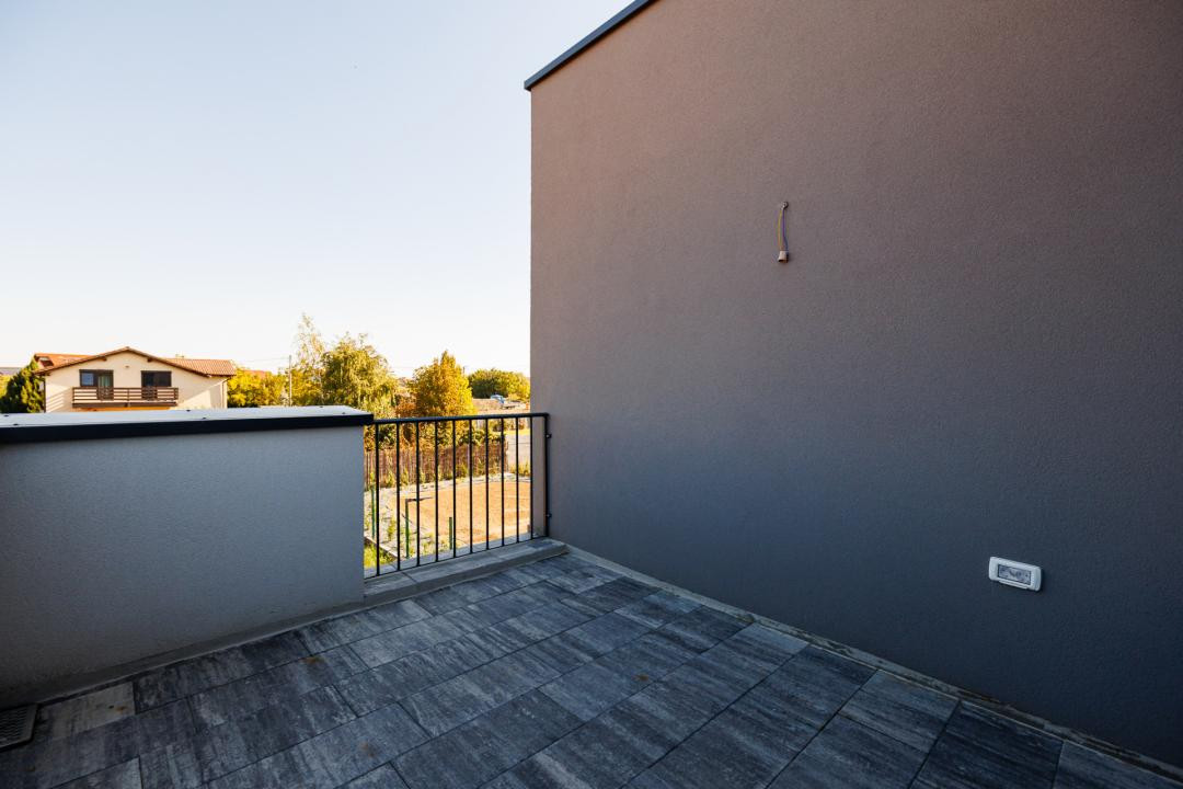 Duplex P+E în Moșnița Nouă, 3 dormitoare, 3 bai, teren 403 mp. Comision 0% 