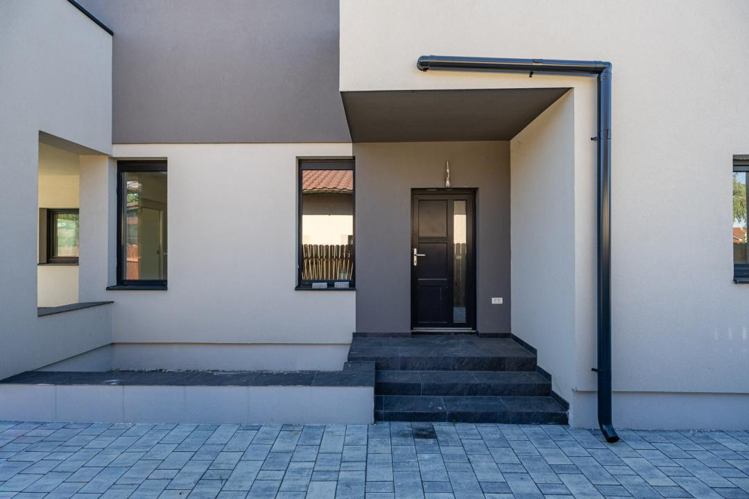 Duplex P+E în Moșnița Nouă, 3 dormitoare, 3 bai, teren 403 mp. Comision 0% 
