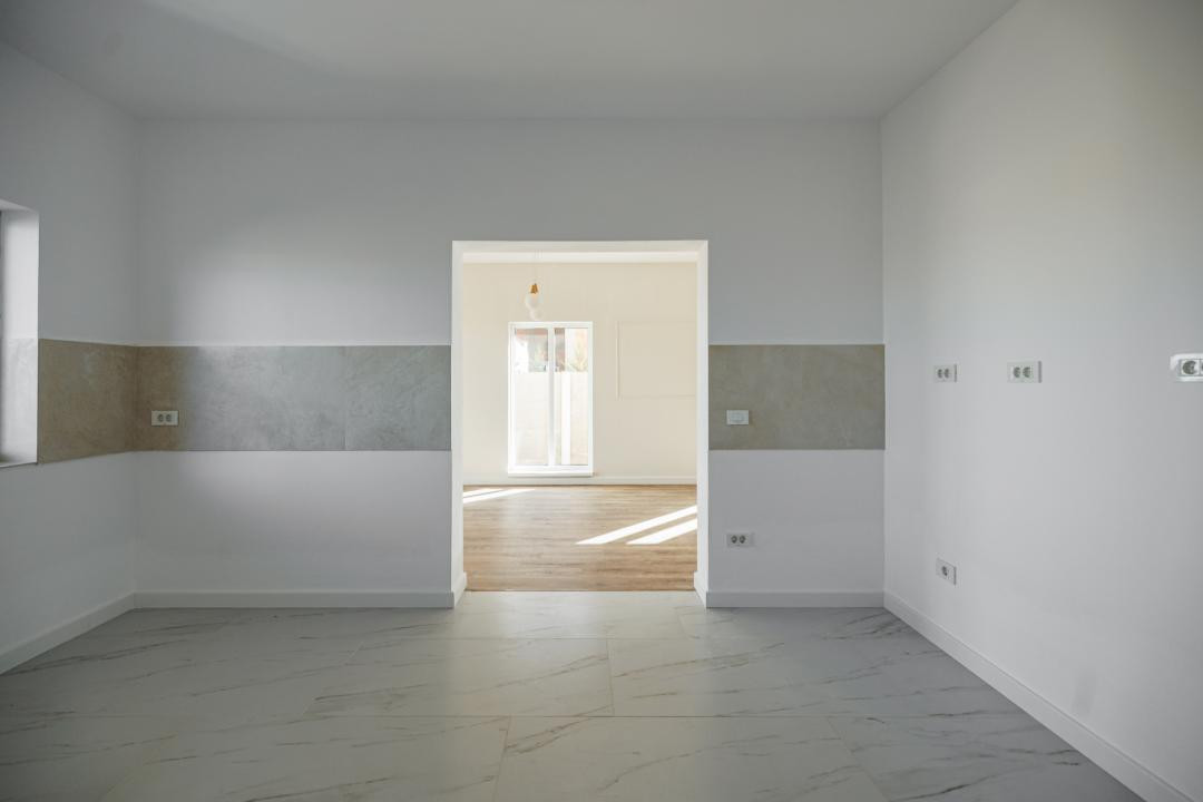 Duplex P+1E| Gata de Mutare| 5 cam, 3 bai | Teren 313 m Săcălaz| Comision 0