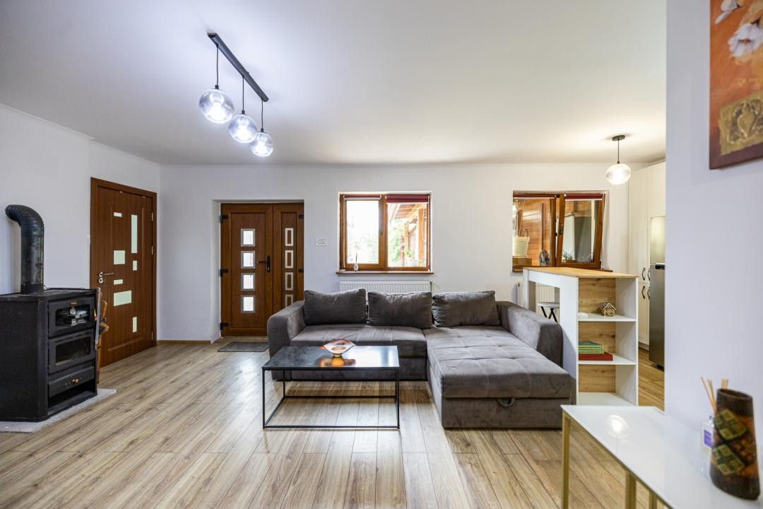 Casa parter, renovata, mobilata, gradina amenajata, str Petofi Sandor-Dumbravita