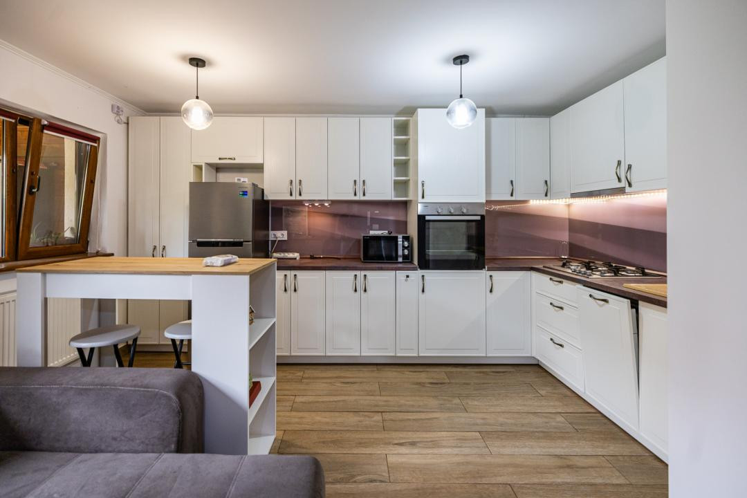 Casa parter, renovata, mobilata, gradina amenajata, str Petofi Sandor-Dumbravita