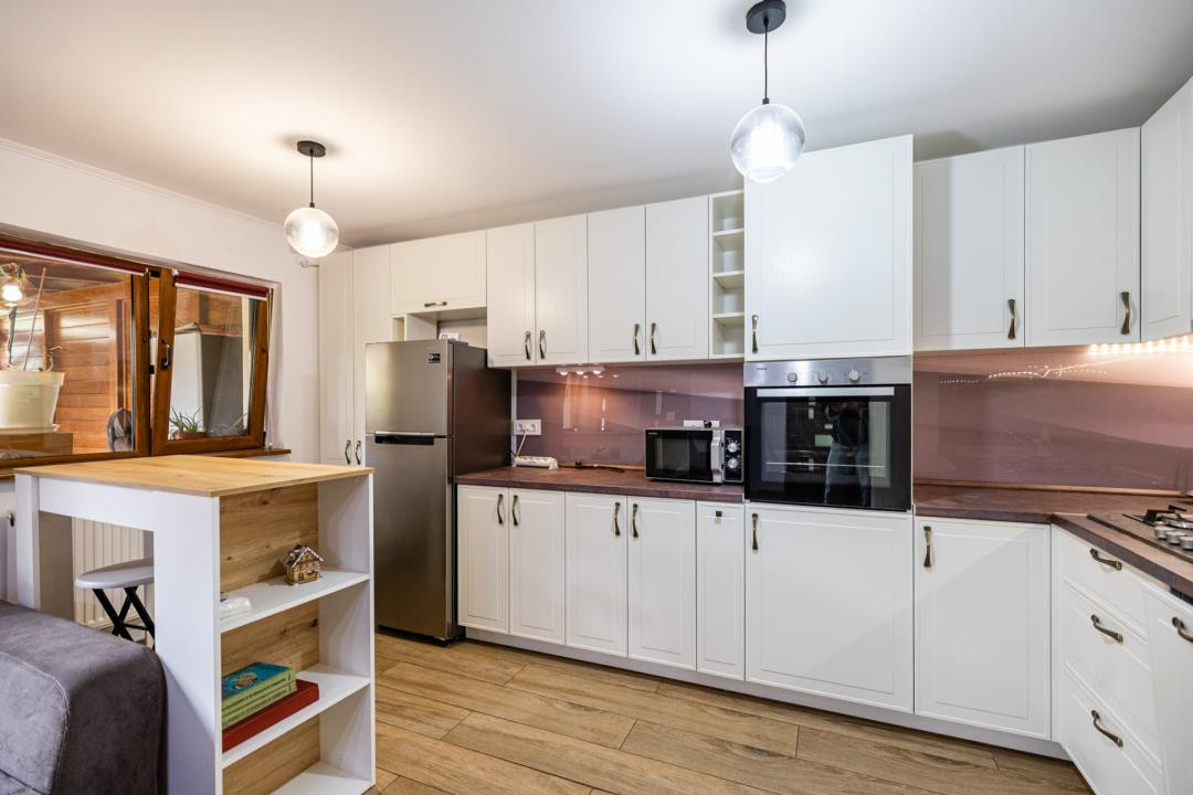 Casa parter, renovata, mobilata, gradina amenajata, str Petofi Sandor-Dumbravita