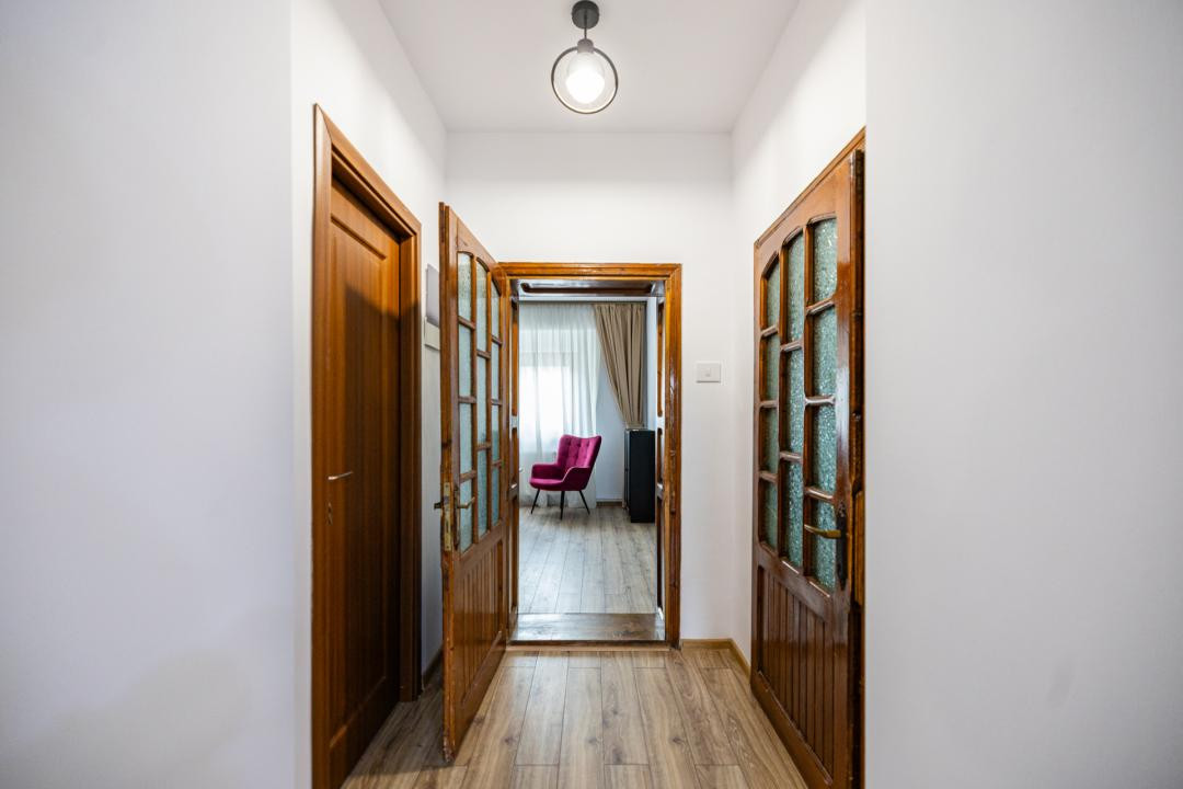 Casa parter, renovata, mobilata, gradina amenajata, str Petofi Sandor-Dumbravita