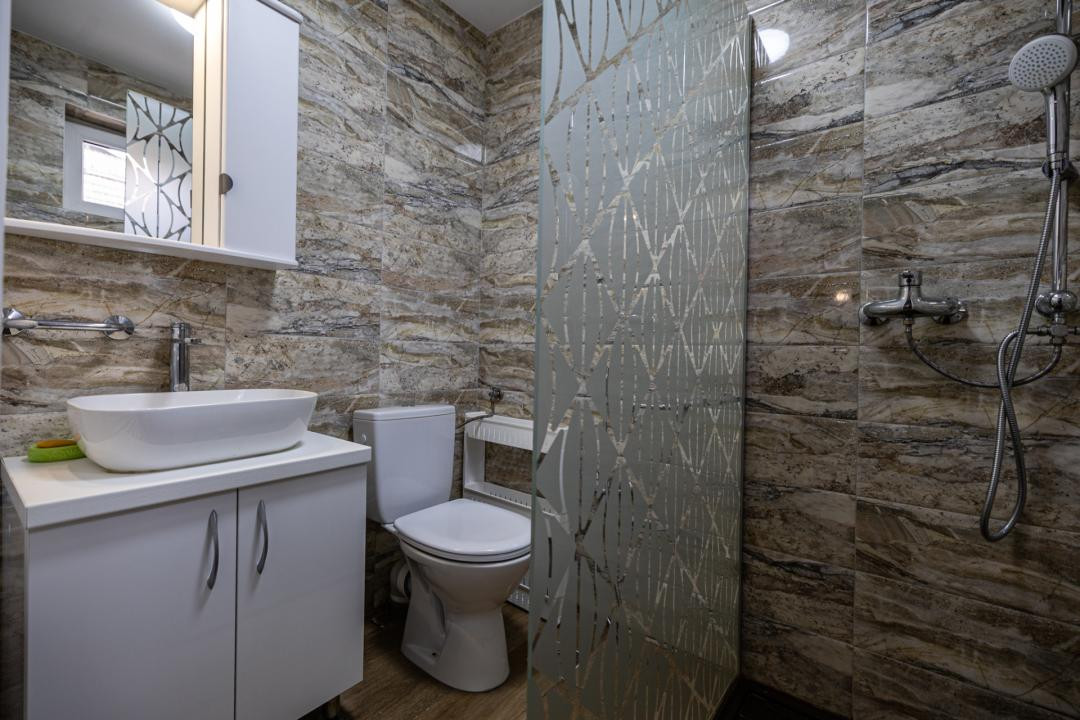 Casa parter, renovata, mobilata, gradina amenajata, str Petofi Sandor-Dumbravita