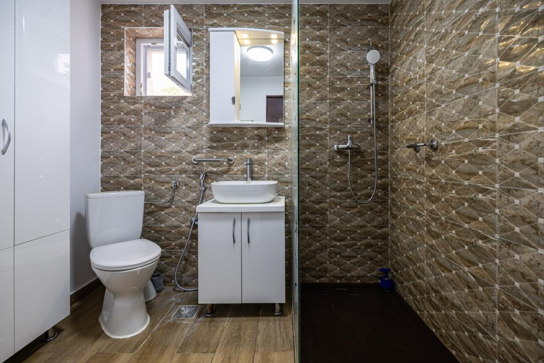 Casa parter, renovata, mobilata, gradina amenajata, str Petofi Sandor-Dumbravita