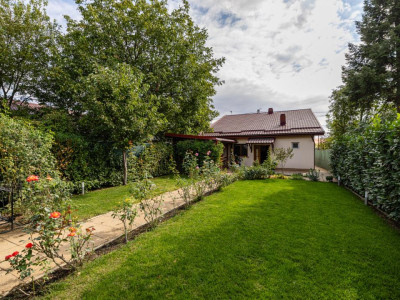 Casa parter, renovata, mobilata, gradina amenajata, str Petofi Sandor-Dumbravita