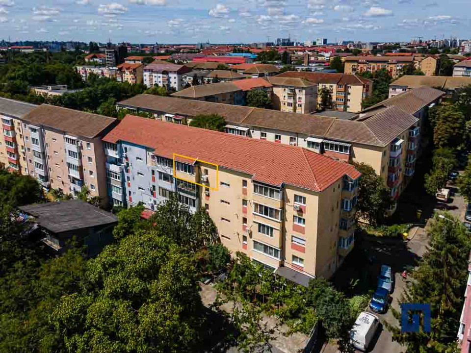 Apartament cu priveliste, 4 cam, decomandat – Zona Lipovei