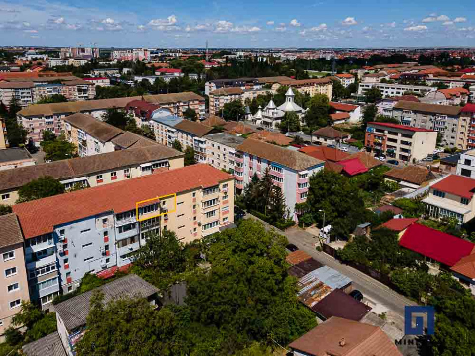 Apartament cu priveliste, 4 cam, decomandat – Zona Lipovei