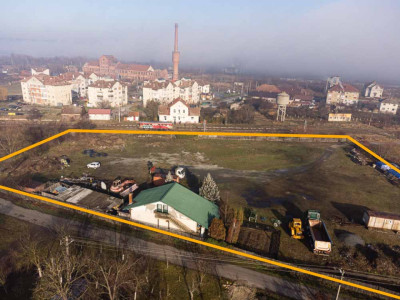 Teren generos, clădire, rampă la calea ferată în Margina, Timiș - COMISION 0